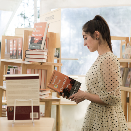 Librería del Festival y La Esquina del Café<br/>Todos los días <br/>8:00 a.m.–8:00 p.m.